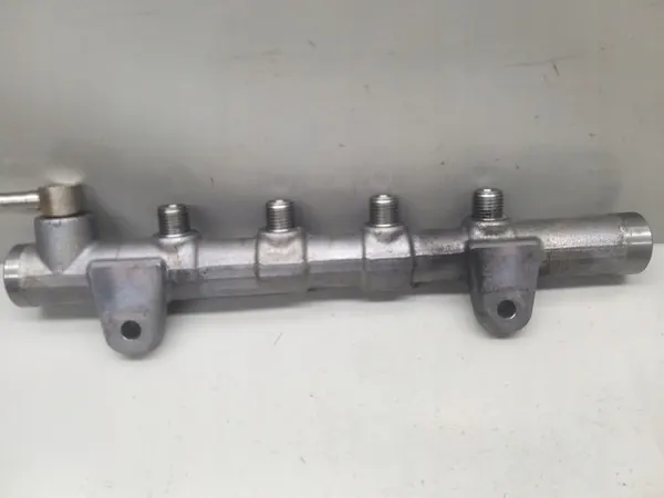 Rampa de combustible Bosch W205 C220 2.2 CDI A6510701595 image 3