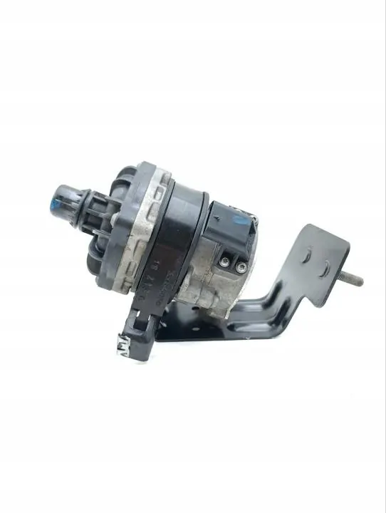 Vattenpump Chrysler Pacifica 2021 68237837AA image 5