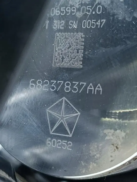 Vattenpump Chrysler Pacifica 2021 68237837AA image 8