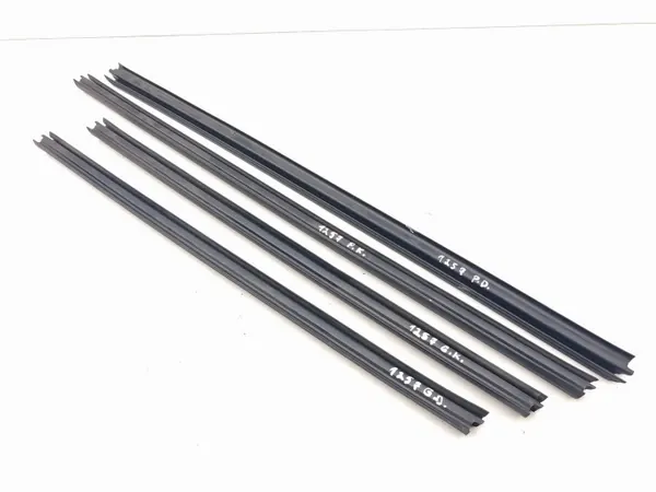 Mercedes-Benz A W169 Türfensterdichtung vorne OEM AMD213645 image 2