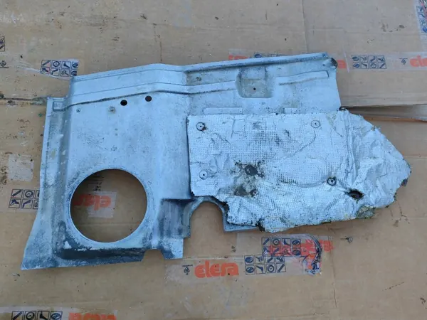 Mercedes W124 Motor-Schottwand-Abdeckung - Gebrauchtes OE-Teil image 2