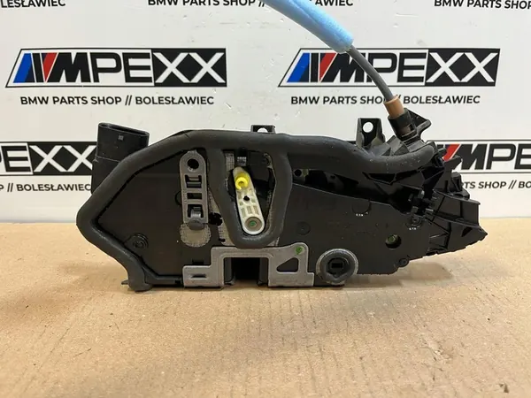 BMW F40 F44 Vänster Bakdörrslås 7446981 7956151 image 4