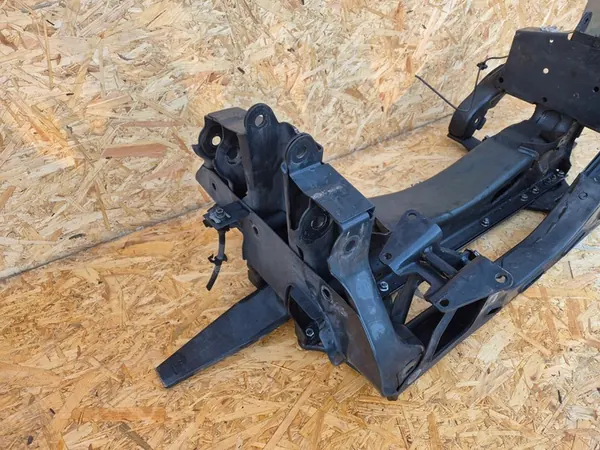 Cadre de moteur IVECO DAILY IV image 2