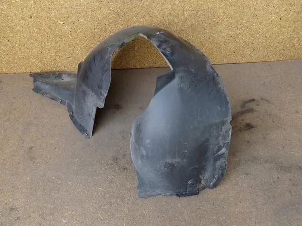 SKODA YETI Right Front Wheel Arch 5L0809962 5L0809958 image 2