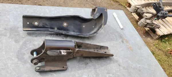 MAN Kabinenaufhängungs-Halterung OEM 25541558745555 image 5
