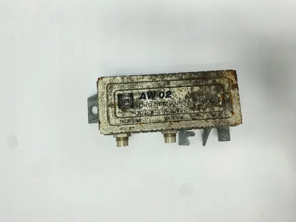 Antennförstärkare OEM WZMACNIACZ/SDV10085 Mercedes image 2