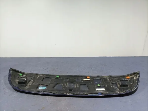 BMW X7 G07 Kofferklepspoiler OEM 7450608 - Gebruikt image 5