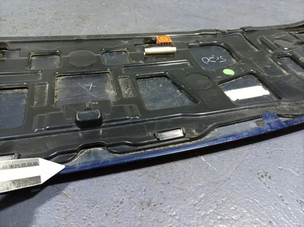 BMW X7 G07 Kofferklepspoiler OEM 7450608 - Gebruikt image 7