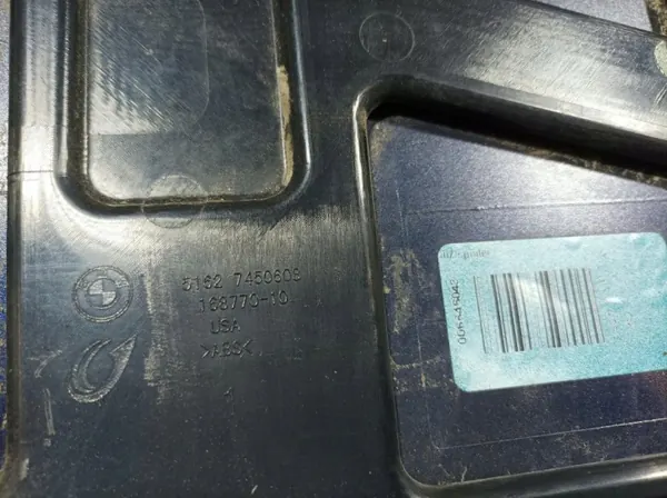BMW X7 G07 Kofferklepspoiler OEM 7450608 - Gebruikt image 9