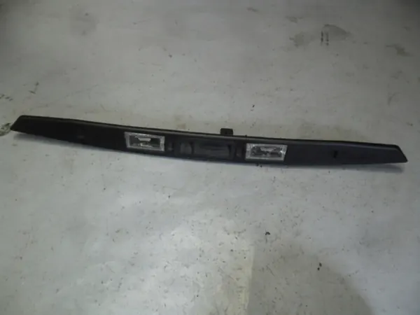 Jeep OE Kennzeichenleuchtenblende 1UT72TRMA image 2