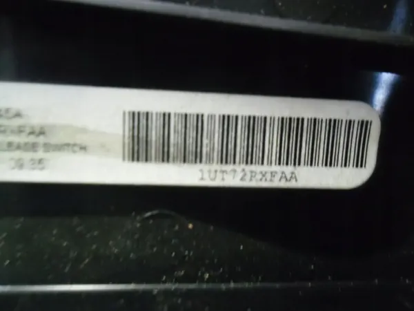 Jeep OE Kennzeichenleuchtenblende 1UT72TRMA image 4