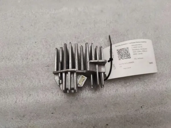 Mercedes-Benz C W205 Lichtregelmodule OEM 1305715304 image 3