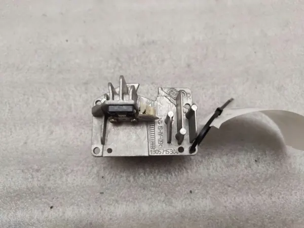 Mercedes-Benz C W205 Lichtregelmodule OEM 1305715304 image 5