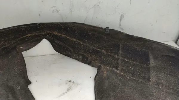 AUDI A6 C6 Left Front Wheel Arch OEM 4F0821133H image 7