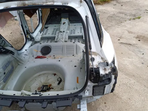 OEM 23083/Wrakowisko Achter rechter spatbord Opel Mokka II B image 3