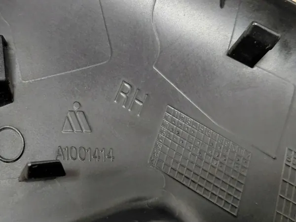 Tesla Model Y Garniture Bas Miroir Droit OEM 2020+ image 5