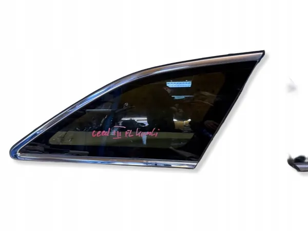 Taka-oikea sivulasi OEM CUN312 KIA Ceed III:lle image 2