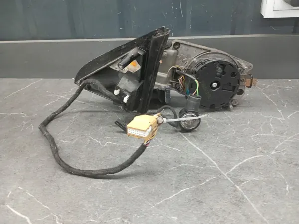 Rechter spiegelbeugel OEM stelaz lusterka prawy vw phaeton 12PIN image 2