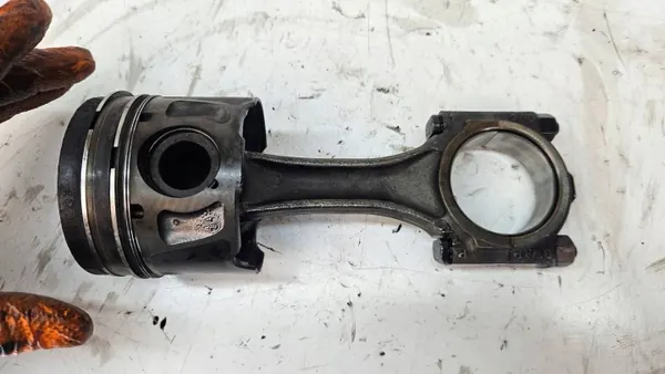 Pistón Ford Mondeo MK5 2.0 BlueHDI OEM 9812818680 image 5