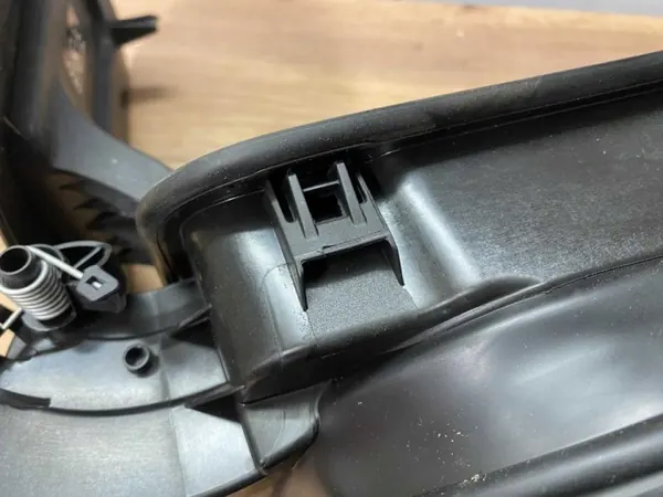 BMW Polttoainekansi OEM 9323528 iX3 2024 image 10