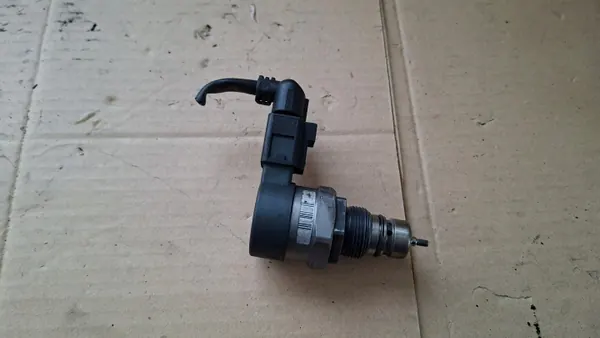 Bosch Bränslesensor OEM 0281002859 för VW Passat B6 image 2
