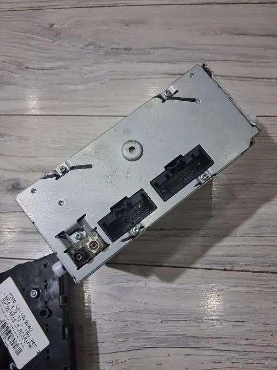 Ford Ka Plus Radio-CD-paneeli OEM G1B5-18C815-AF image 4