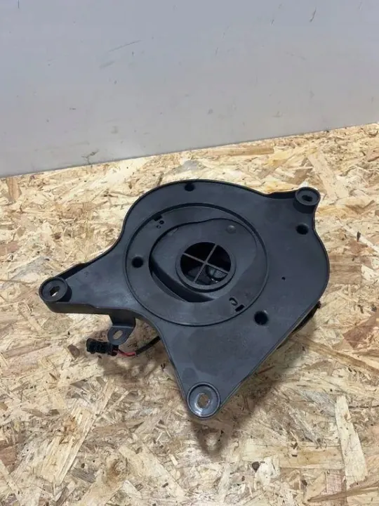 Mercedes-Benz Versterker OEM A1679063804 Gebruikt image 4