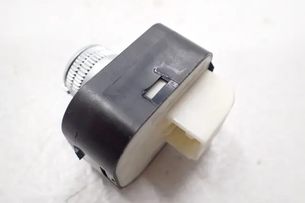 AUDI A5 8T Spiegelverstelknop 8K0959565E image 3