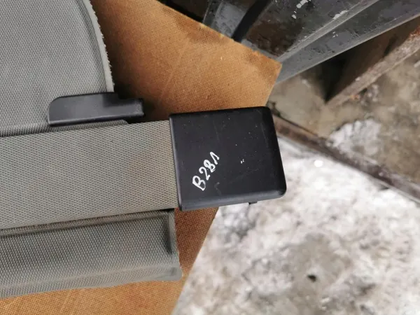 Rouleau d'étagère de coffre AUDI A4 B5 Break OEM 8D9863553 image 7