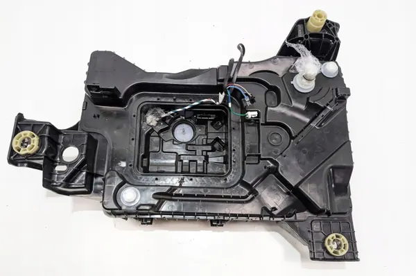 Réservoir AdBlue Peugeot 308 T9 OEM 12674101/12674903 image 2