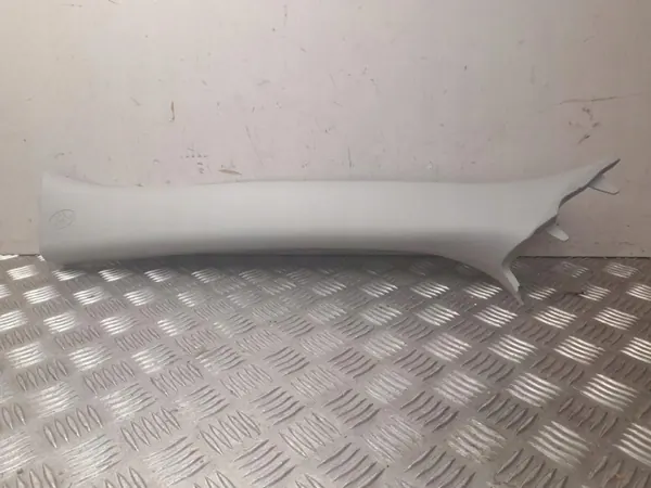 Pare-choc pilier A Toyota Yaris OEM 62212K0110 Gauche image 2