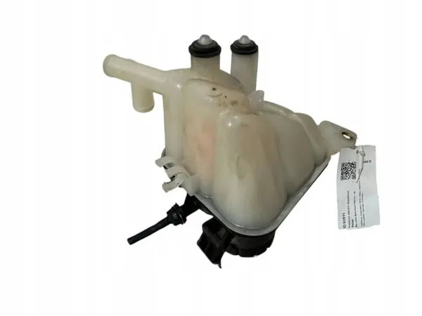 Mercedes-Benz GLS X166 Kylvätsketank OEM 1665000049 image 5