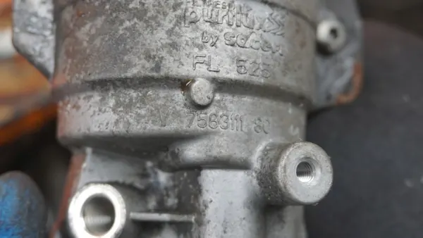 Boîtier filtre à huile OEM 5FS pour Peugeot 1.6 VTI image 3