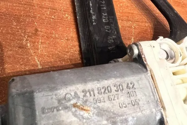 Elevador de vidro traseiro com motor MERCEDES-BENZ E (W211) OEM image 3