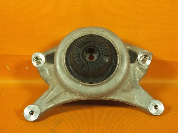 Audi A5 8T Rechte Stoßdämpferaufnahme OEM 8k0412384f image 2