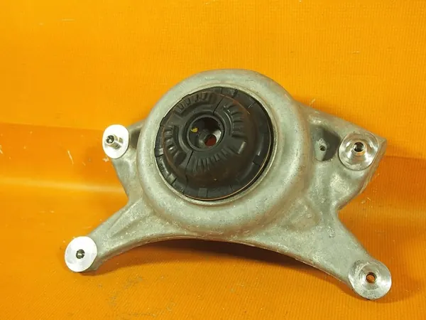 Audi A5 8T Rechte Stoßdämpferaufnahme OEM 8k0412384f image 4