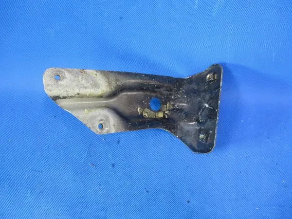 Soporte de guardabarros izquierdo VW Golf V image 2