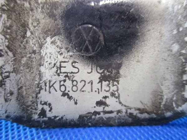 Soporte de guardabarros izquierdo VW Golf V image 3