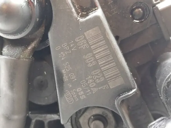 Alternator Volkswagen Caddy III 1.9 TDI OEM 06F903023F image 4