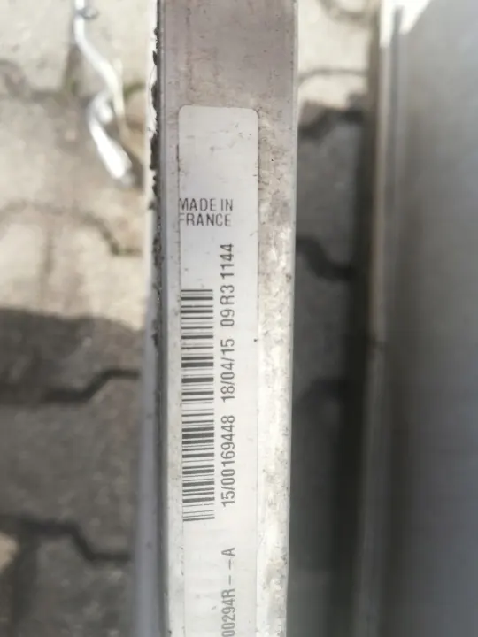 Condensador AC Renault OE 921000294R Usado image 4