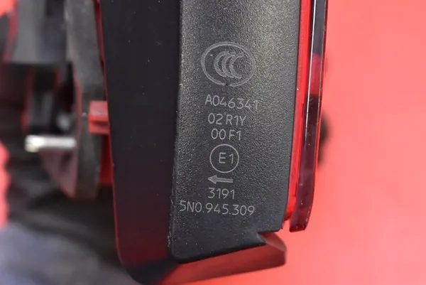 Lámpara Trasera Izquierda 5N0945093G VW Tiguan 11-17 image 9