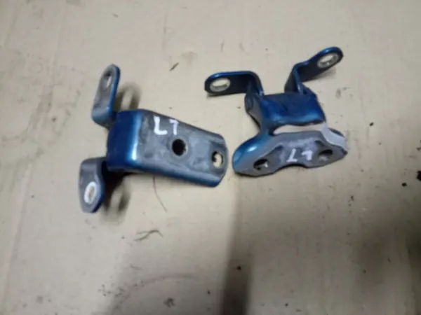 Hastes de porta traseira esquerda Toyota Yaris III 2011- image 1