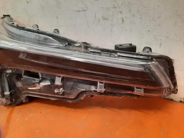 Faros Derecho Toyota Corolla E21 Lift 81110-02X10 image 2