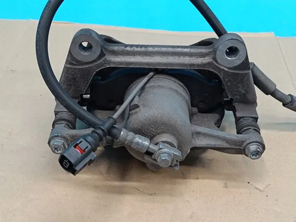 Skoda Superb B8 (3V) 2017 Oikea Etujarrusatula image 5