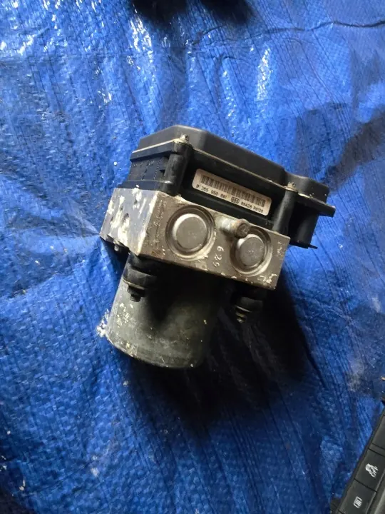 Pompe ABS OEM 0265950891 pour Smart Fortwo II 451 image 2