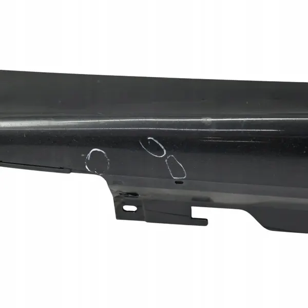 BMW F46 GT Estribo Izquierdo OEM 8067075 Negro Zafiro image 8