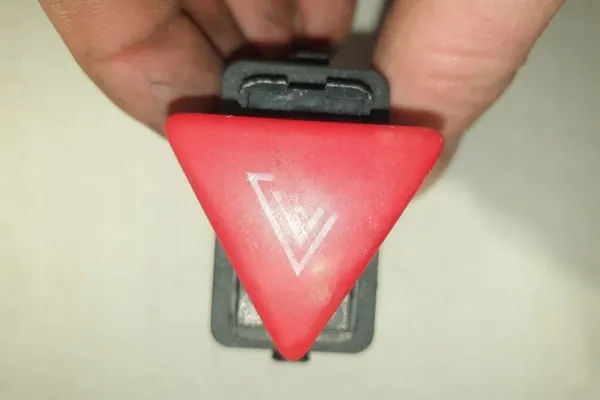 Warnschalter SKODA OCTAVIA I 1U0953235B image 2