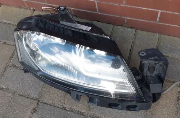Reflector de faro derecho Audi A3 8P image 2