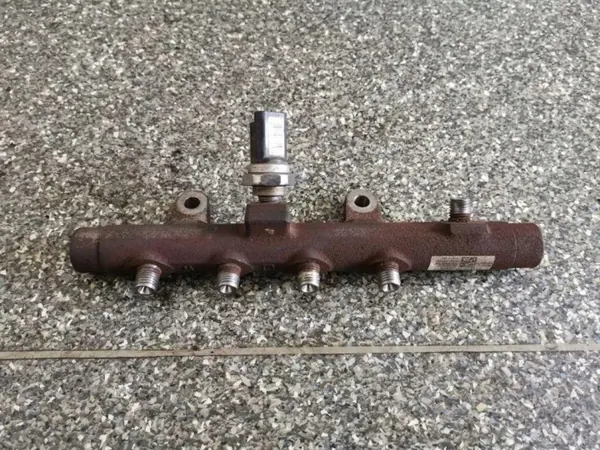 Rail d'injection Nissan OE 8200815617 pour Qashqai 1.5L image 2
