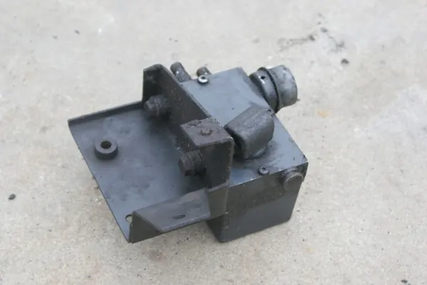 Pompe de levage de cabine Iveco Stralis, OEM 7382044 image 3